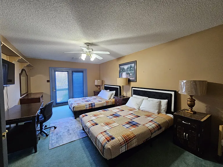 8220 Hunters Creek Dr — Photo 9