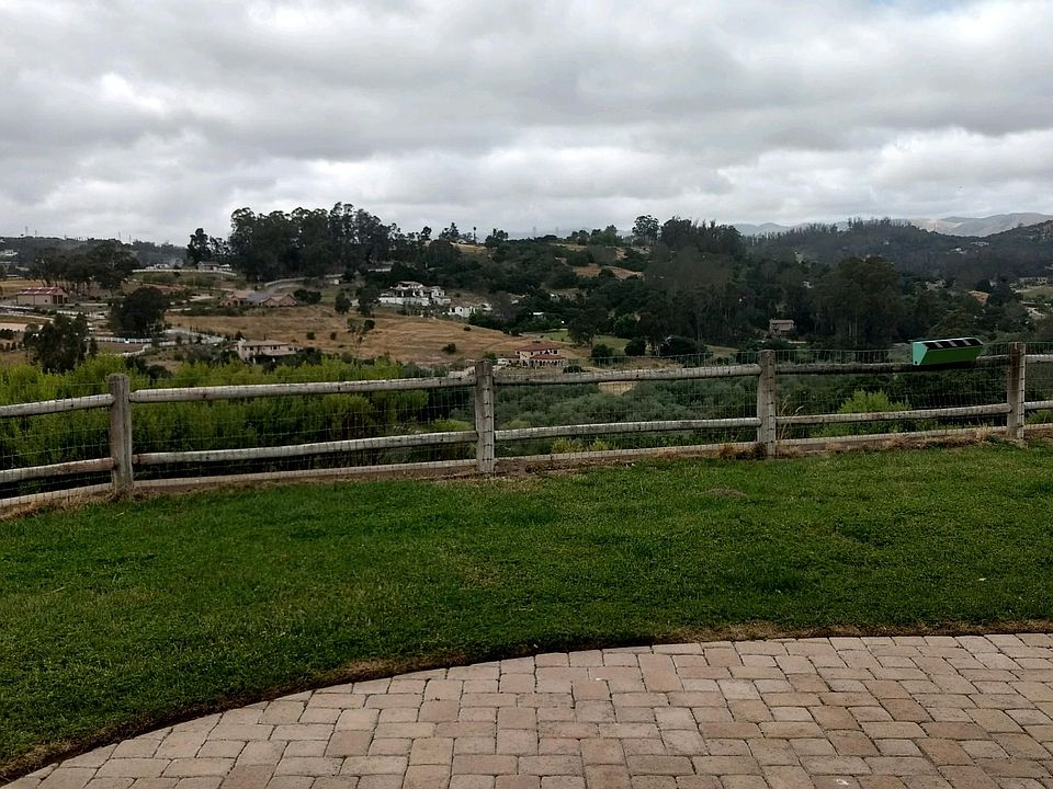 2nd image of 836 Los Ciervos