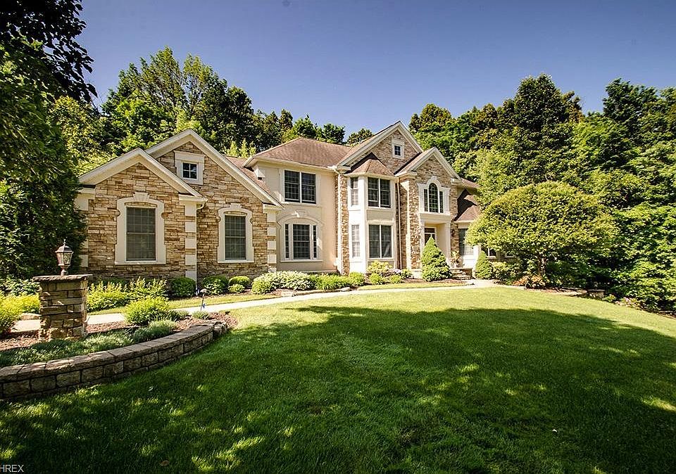 1st image of 8265 Wembley Ct