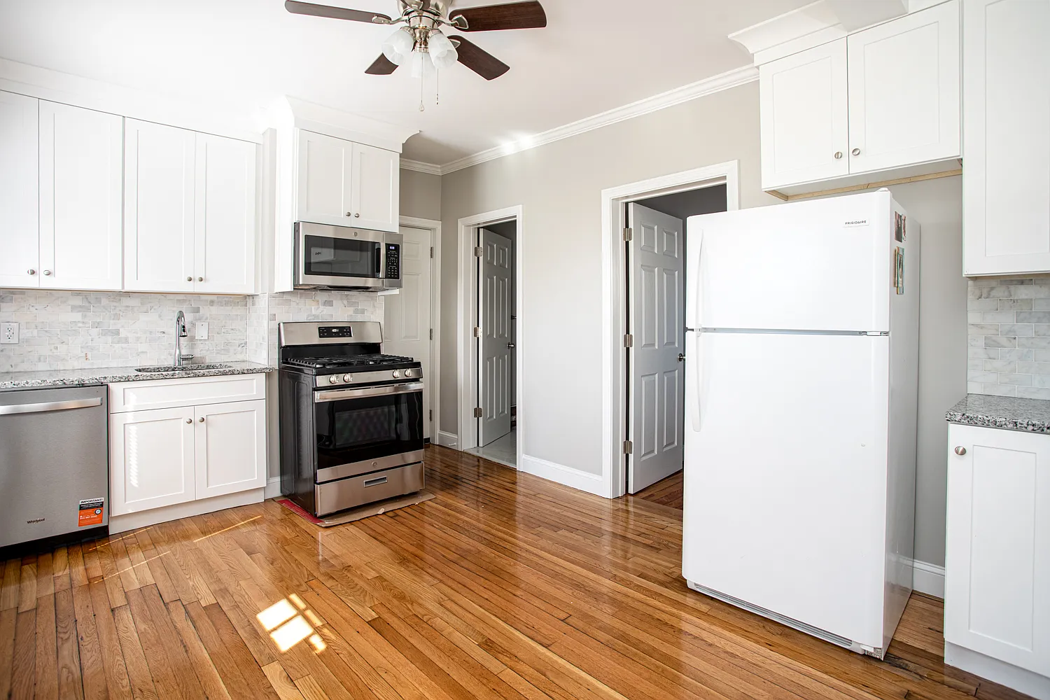 446 Main St — Photo 2