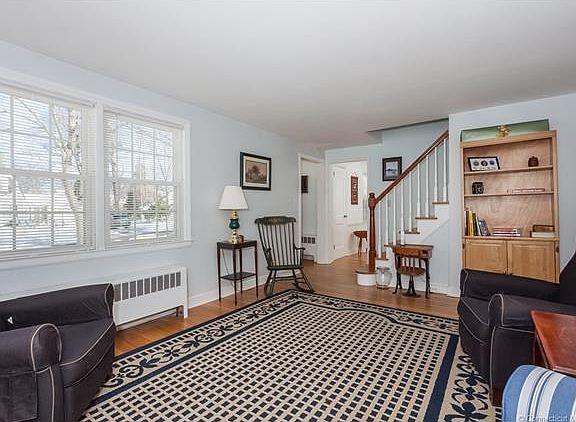 5th image of 260 Hollister St