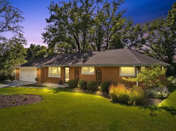 377 Pheasant LANE, Grafton, WI 53024