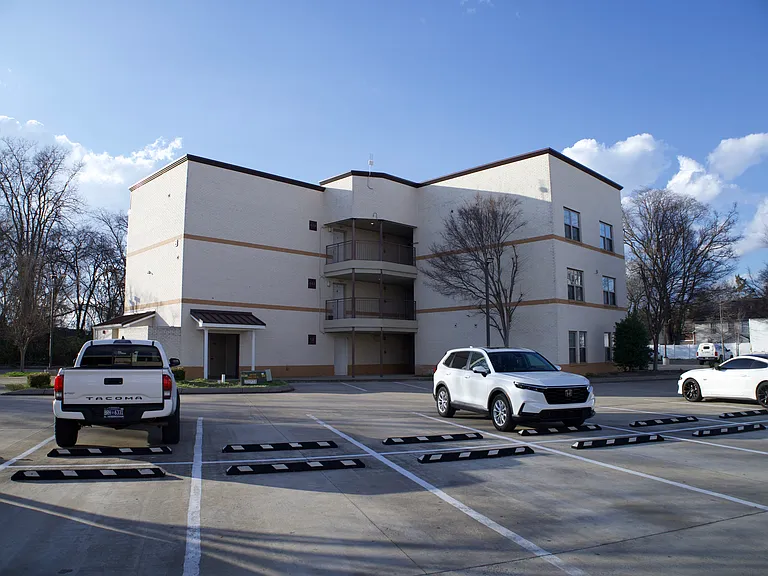 College Center Apartments — Photo 62