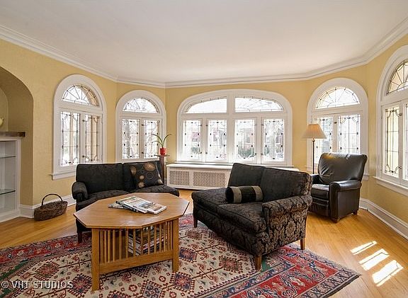 5th image of 6044 N Maplewood Ave