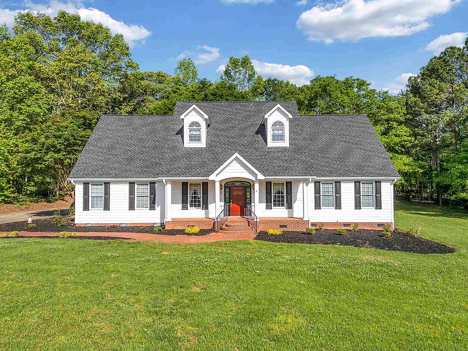 1st image of 315 McDonald Farms Dr