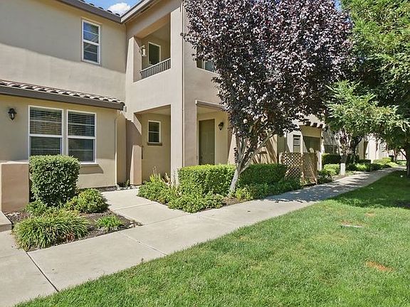 3rd image of 427 Anchor Ln APT 207