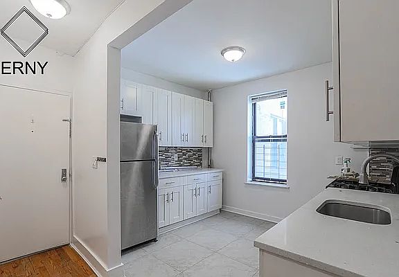 4th image of 70 Clarkson Ave #4