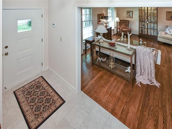 4th image of 1770 Kathryn Dr