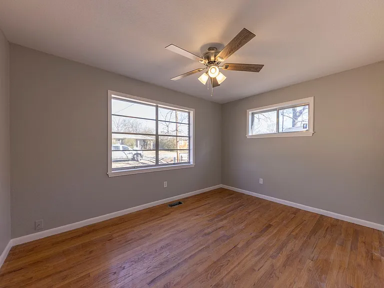 1809 W Center Ave — Photo 10