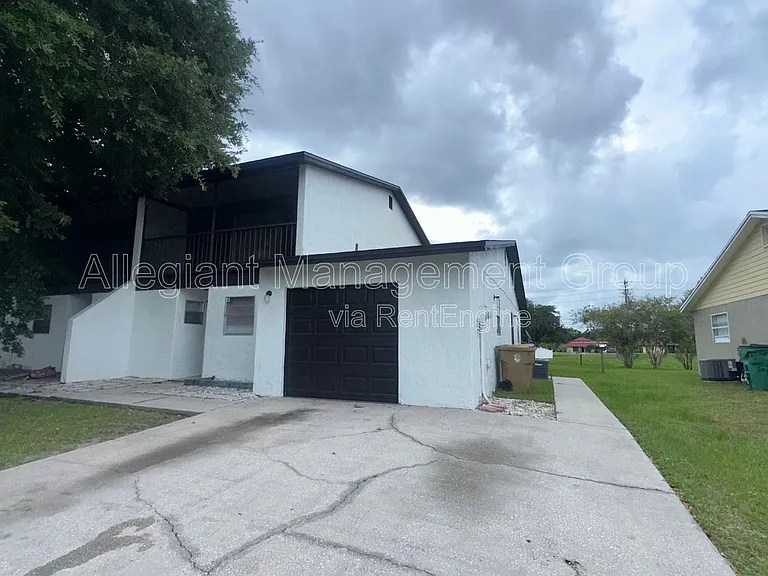 622 Royalty Ct #B — Photo 9