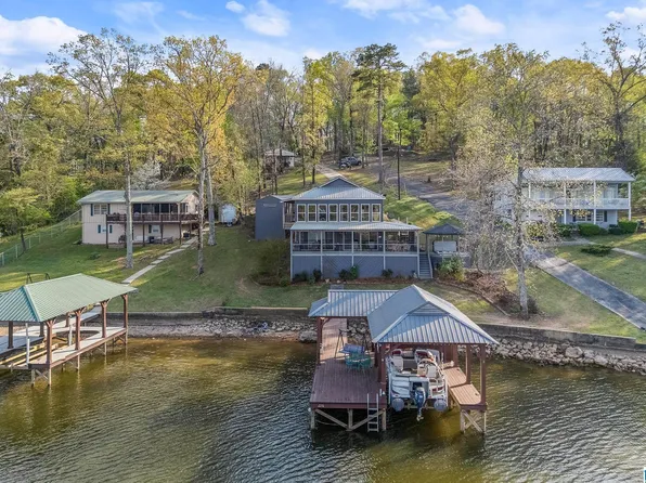 992 Davis Acres Dr, Alpine, AL 35014