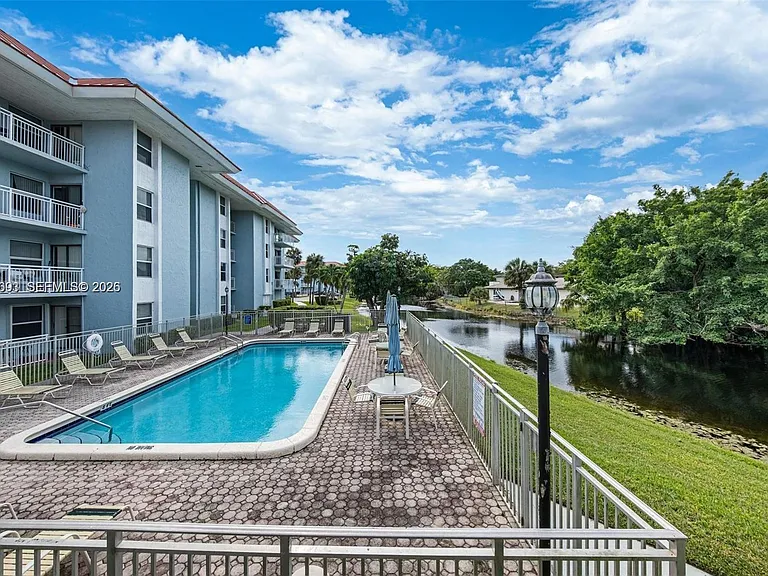 455 S Pine Island Rd #306C — Photo 11