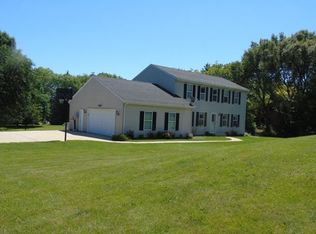 2826 Farview Dr, Richfield, WI 53076
