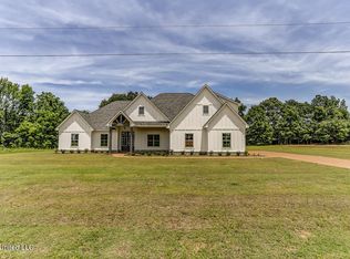 1738 Tributary Dr, Hernando, MS 38632