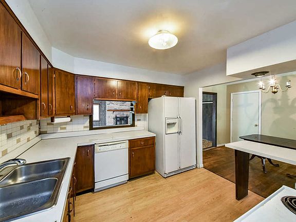 4th image of 3S185 Cypress Dr