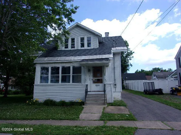 105 E Decker Street, Johnstown, NY 12095