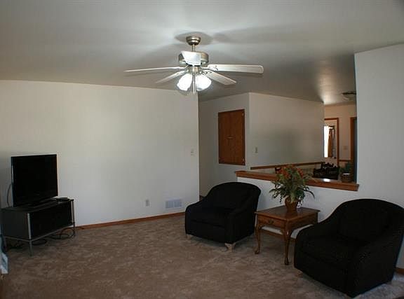 4th image of 1433 Park Knoll Dr