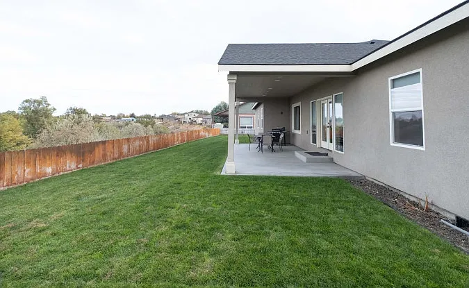 Tanglewood Dr — Photo 33