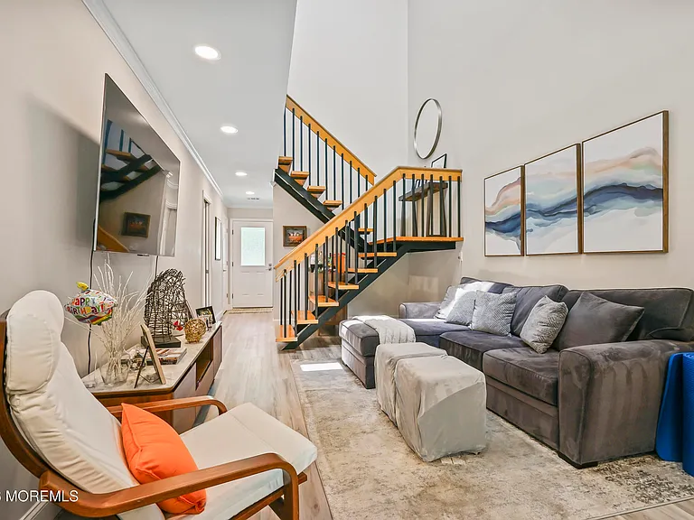 2 Joyce Ct — Photo 11