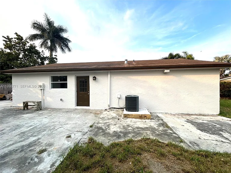 1666 SW 3rd Ct — Photo 16
