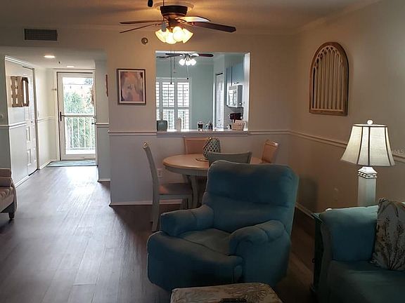 3rd image of 4110 Ironwood Cir APT 404