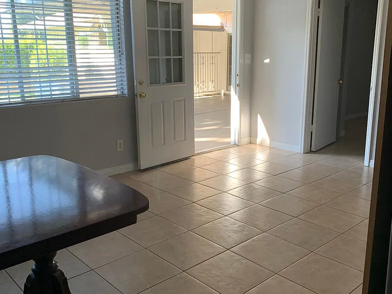 11464 1/2 Iris Ave — Photo 4