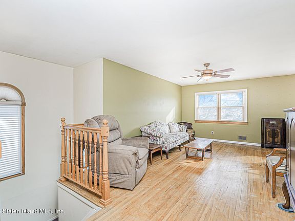 4th image of 67 Genesee Ave
