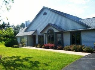 S75W17713 Harbor Cir, Muskego, WI 53150
