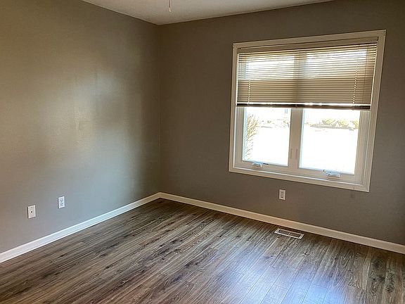 2nd bedroom or den