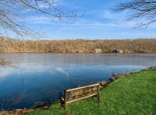 42 Algonquin Way, West Milford, NJ 07480
