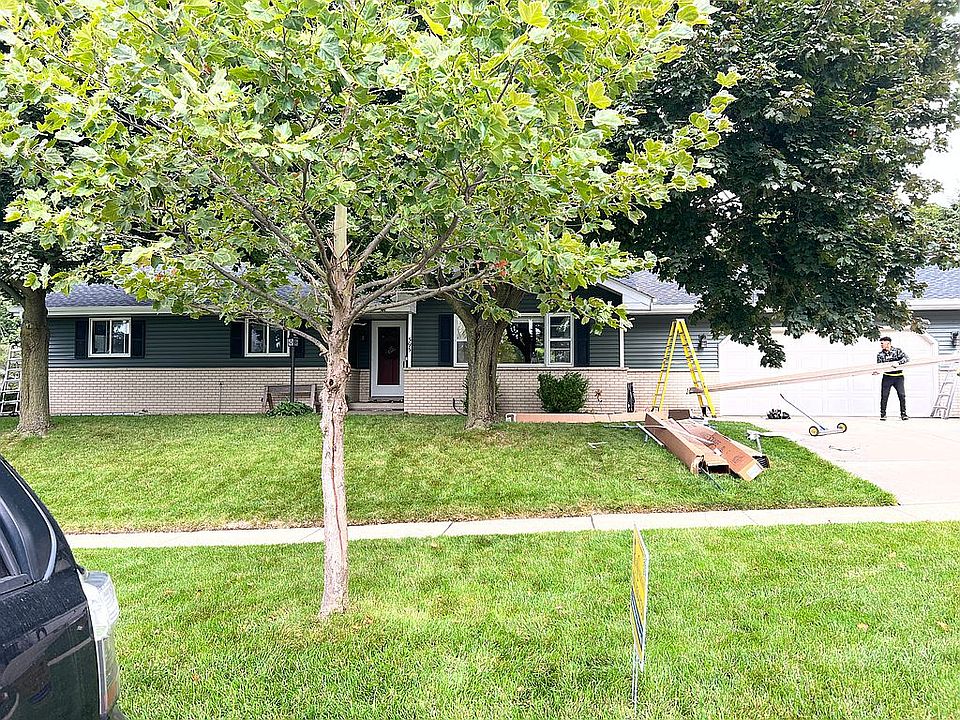 1st image of 595 E Lake Park Pl