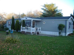 5 Holiday Park Dr, Honesdale, PA 18431