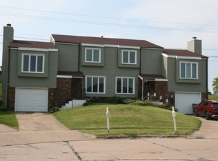 1230 Forest Cir, Clive, IA 50325