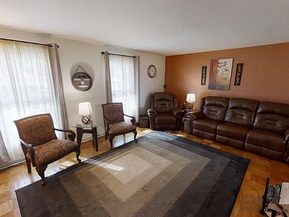 4th image of 1016 Chatterton Dr