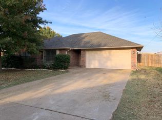 1409 Spanish Oak Dr, Granbury, TX 76048