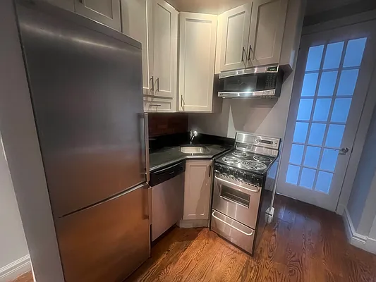 Rented by Nest Seekers International | media 9