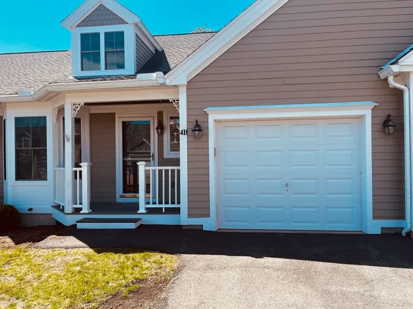 4 Autumn Dr #B, Hudson, MA 01749
