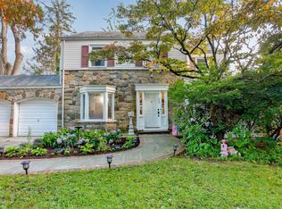 4 William Penn Rd, Great Neck, NY 11023