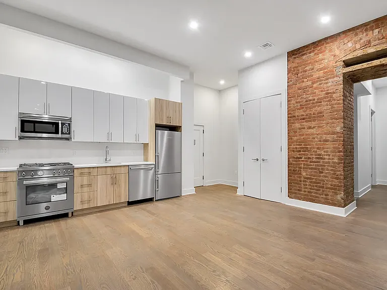 121 Madison Ave #3I — Photo 1