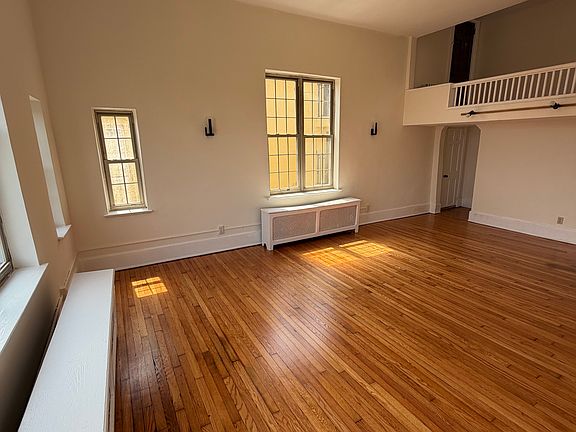 2nd image of 46 Tompkins Cir #2