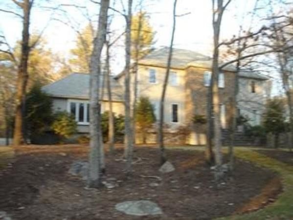 1st image of 10 Mattakesett Cir
