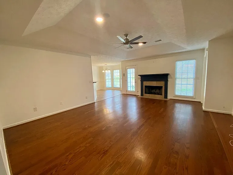 1815 Saffron Ct — Photo 7