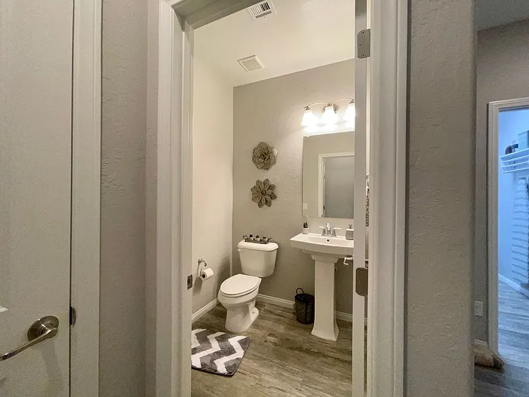 992 Whitworth Ave — Photo 12