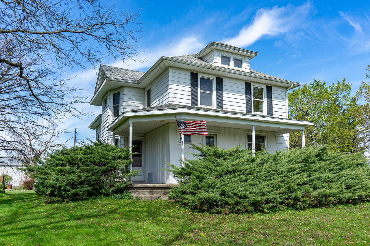 25151 N 1st St, Sycamore, IL 60178 | Zillow