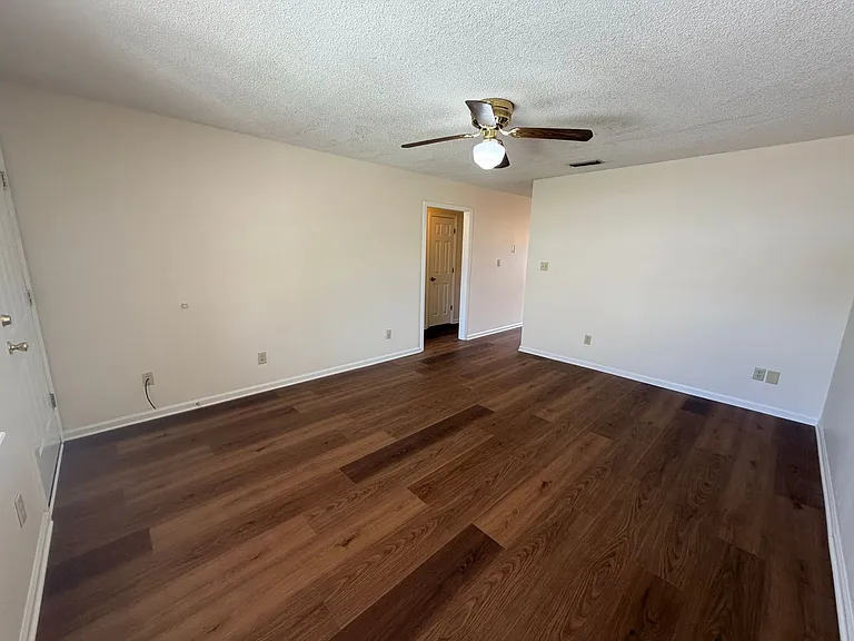 1438 Green St — Photo 16