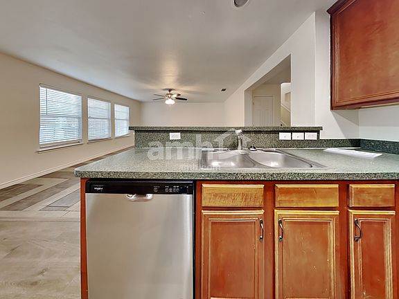 3rd image of 5345 Freestone Dr