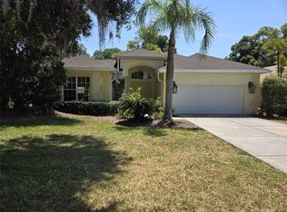 12450 Woodlands Cir, Dade City, FL 33525