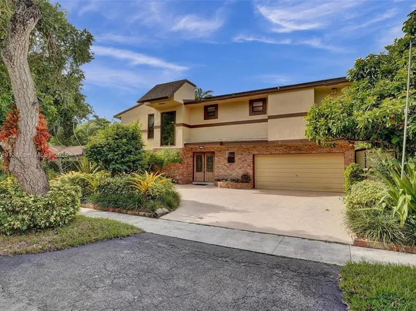 10476 SW 52nd St, Cooper City, FL 33328