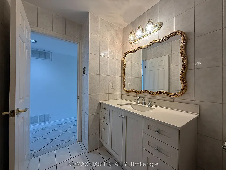 2973 Bloor St W #UPPER — Photo 27