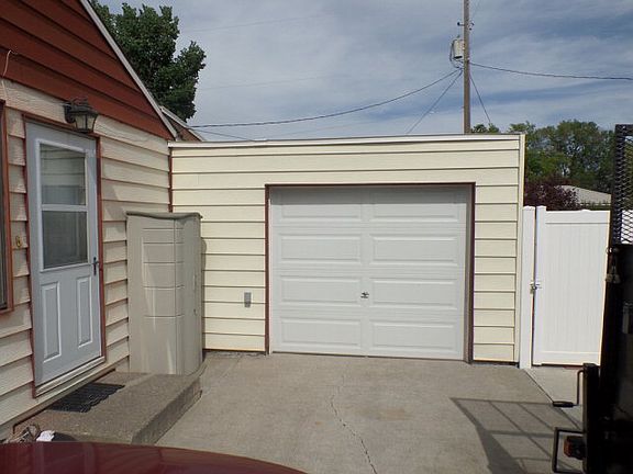 3rd image of 1345 Susanne Ave